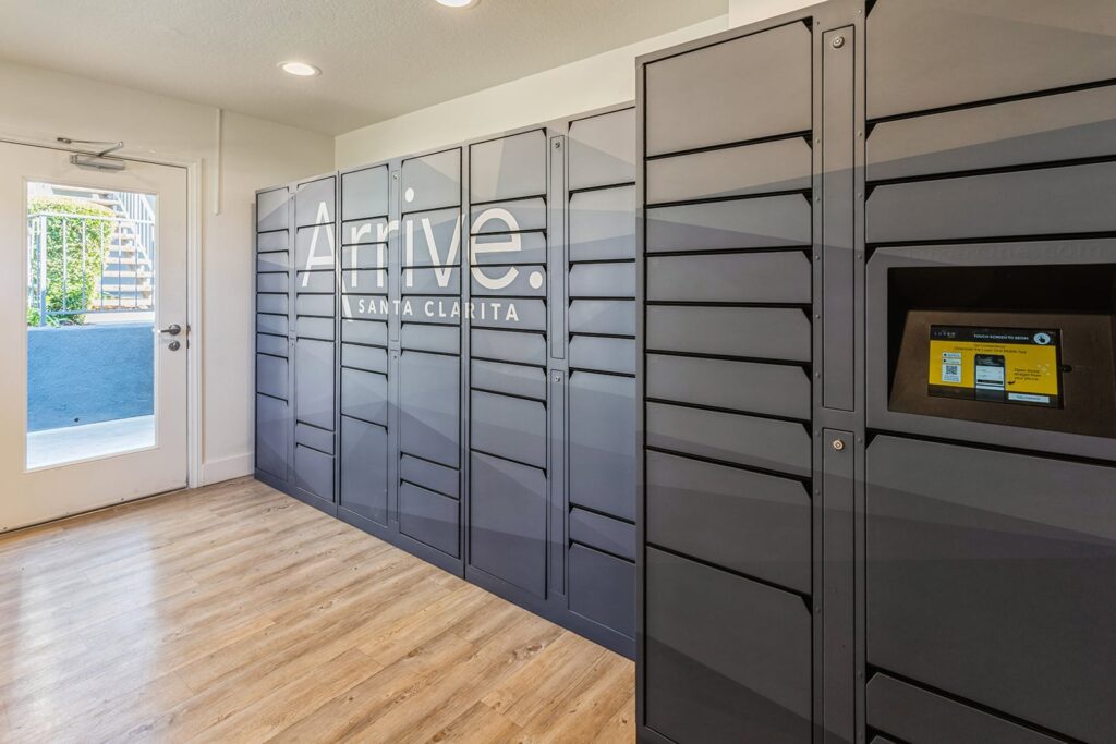 santa clarita apartments package lockers